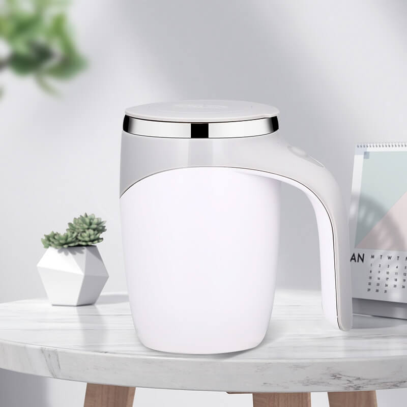 Caneca Mixer Magnética Automática
